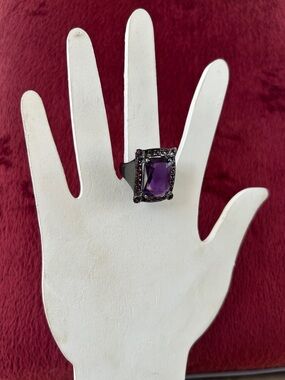 Chunky Purple Cocktail Ring Gunmetal Tone Acrylic Center Accent Rhinestone 9.5